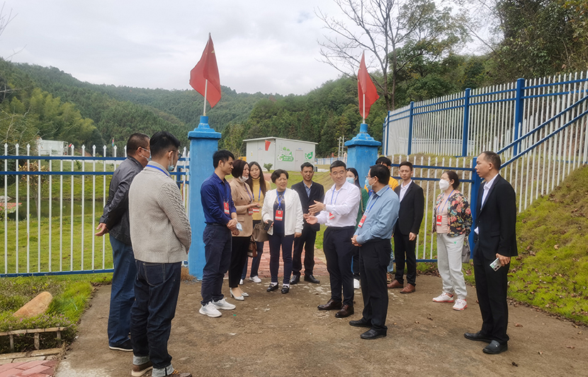 章貢區(qū)政協(xié)副主席劉占海一行蒞臨挺進環(huán)保定南稀土尾水項目調(diào)研并組織召開二十大精神學(xué)習會議
